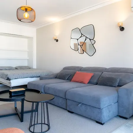 Proche Plages Parking Etage élevé Terrasse Antibes