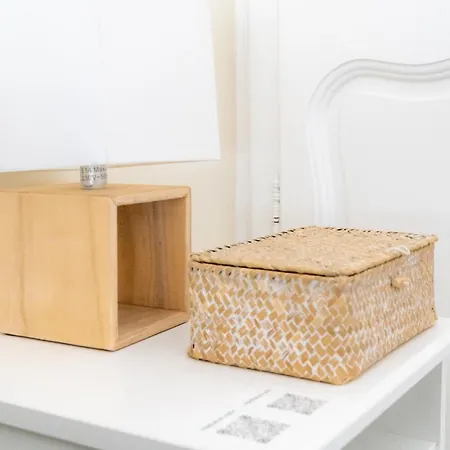 Proche Plages Parking Etage Eleve Terrasse Antibes