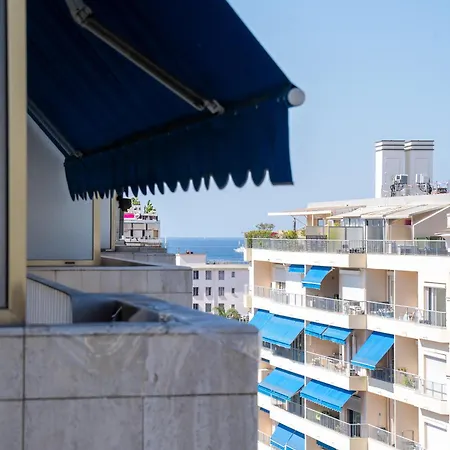 Proche Plages Parking Etage Eleve Terrasse Apartmán *