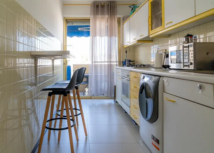 Apartment Proche Plages Parking Etage Eleve Terrasse